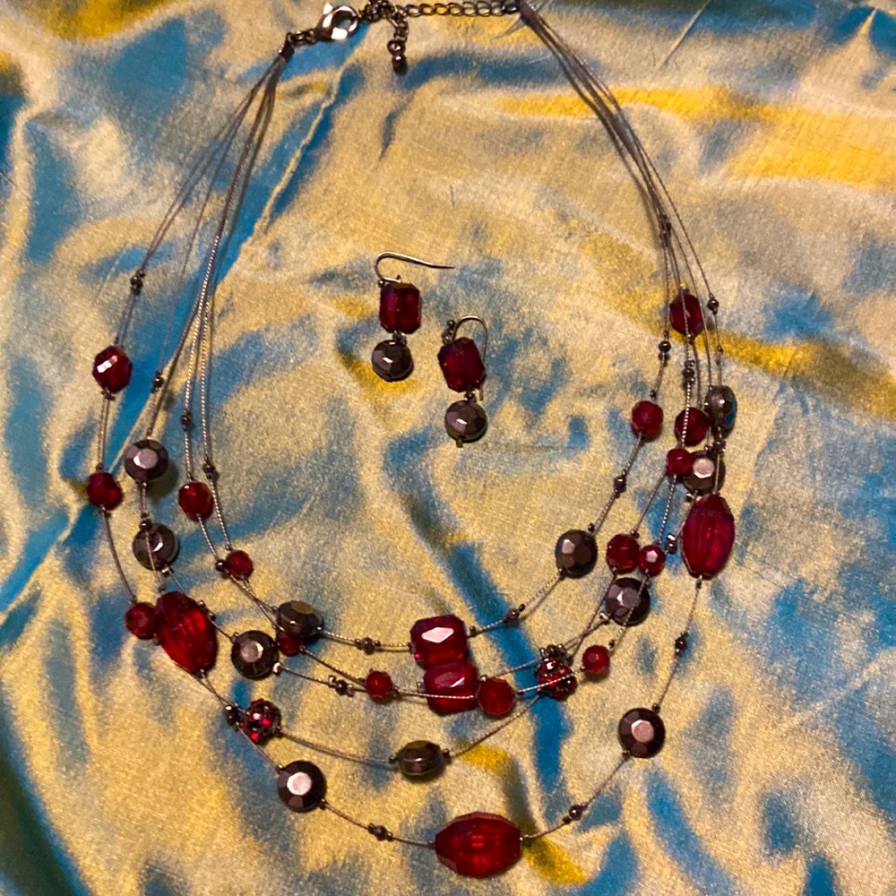 Necklace/earring set